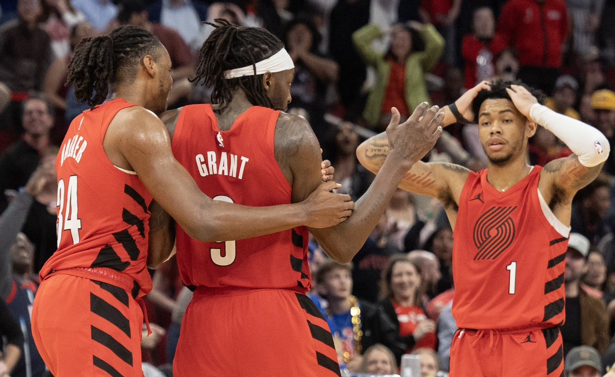 Jabari Walker, Jerami Grant and Anfernee Simons with the Portland Trail Blazers