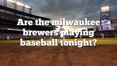 Are the milwaukee brewers playing baseball tonight?