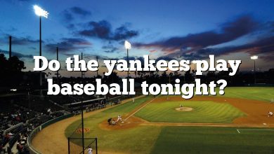 Do the yankees play baseball tonight?