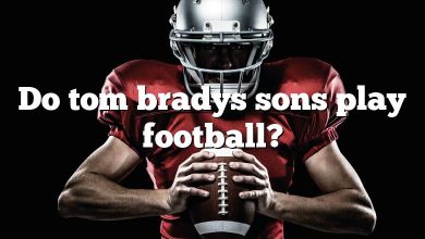 Do tom bradys sons play football?