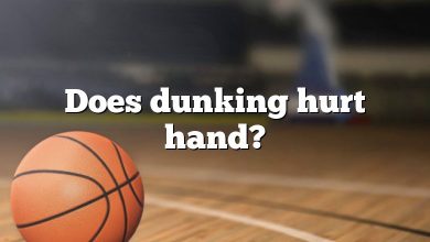 Does dunking hurt hand?