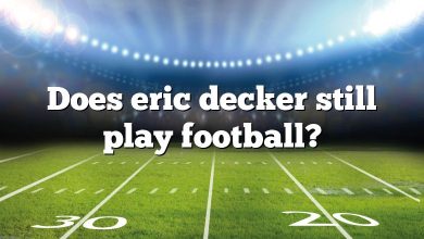 Does eric decker still play football?