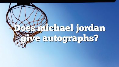 Does michael jordan give autographs?