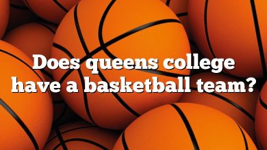 Does queens college have a basketball team?