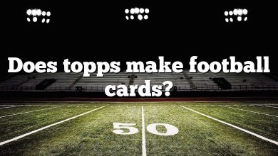 Does topps make football cards?