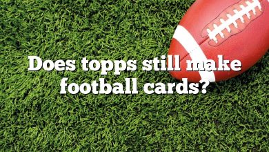 Does topps still make football cards?