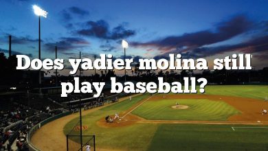 Does yadier molina still play baseball?