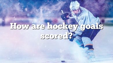 How are hockey goals scored?