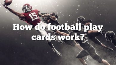 How do football play cards work?