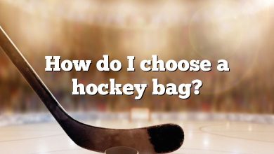 How do I choose a hockey bag?