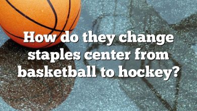 How do they change staples center from basketball to hockey?