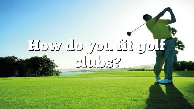 How do you fit golf clubs?