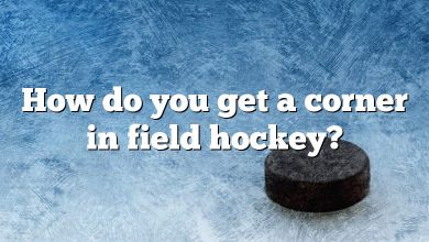 How do you get a corner in field hockey?