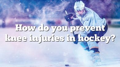 How do you prevent knee injuries in hockey?