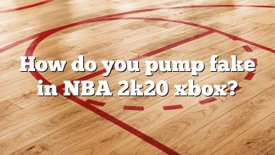 How do you pump fake in NBA 2k20 xbox?