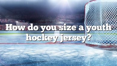How do you size a youth hockey jersey?