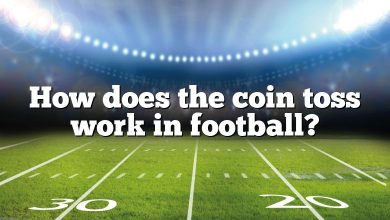 How does the coin toss work in football?