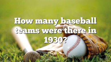 How many baseball teams were there in 1930?