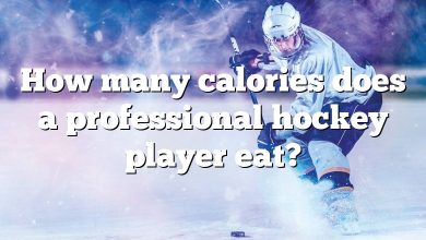 How many calories does a professional hockey player eat?