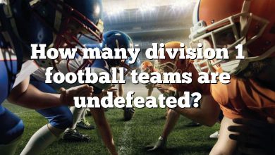 How many division 1 football teams are undefeated?