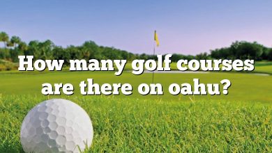 How many golf courses are there on oahu?