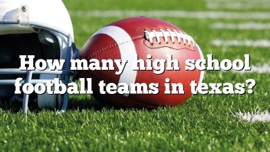 How many high school football teams in texas?