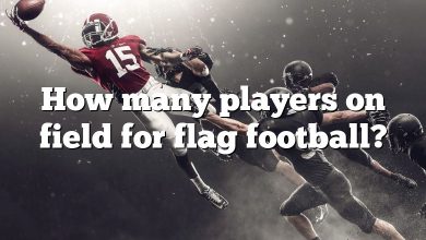 How many players on field for flag football?