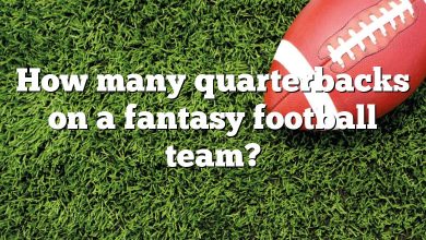 How many quarterbacks on a fantasy football team?