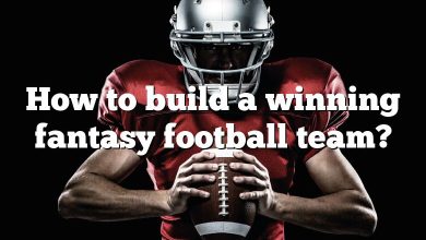 How to build a winning fantasy football team?