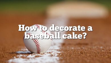 How to decorate a baseball cake?