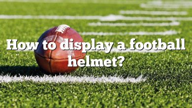 How to display a football helmet?