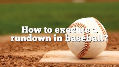 How to execute a rundown in baseball?