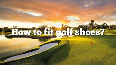 How to fit golf shoes?