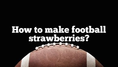 How to make football strawberries?