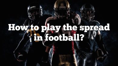 How to play the spread in football?