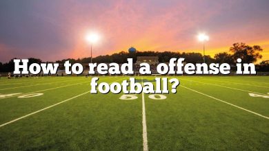 How to read a offense in football?