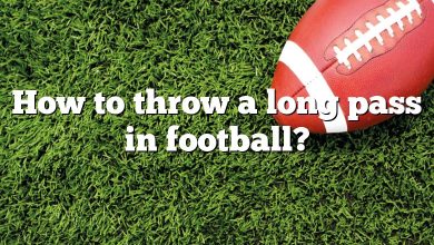 How to throw a long pass in football?