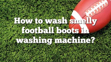 How to wash smelly football boots in washing machine?