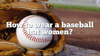 How to wear a baseball hat women?