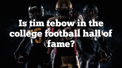 Is tim tebow in the college football hall of fame?