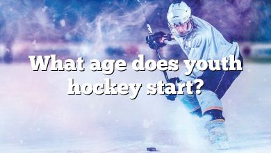 What age does youth hockey start?