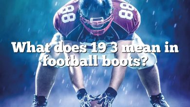 What does 19 3 mean in football boots?