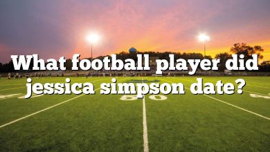 What football player did jessica simpson date?