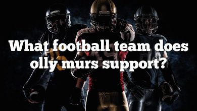 What football team does olly murs support?