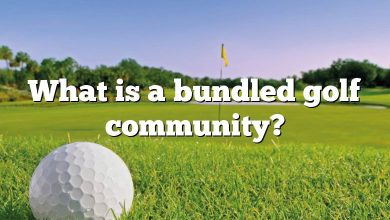 What is a bundled golf community?