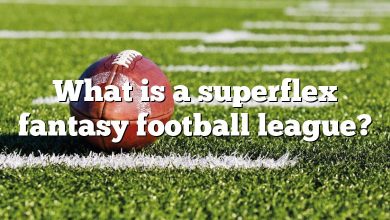 What is a superflex fantasy football league?