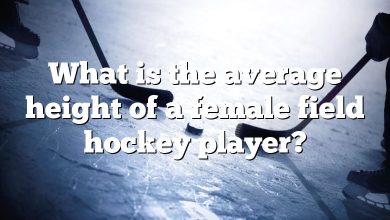 What is the average height of a female field hockey player?