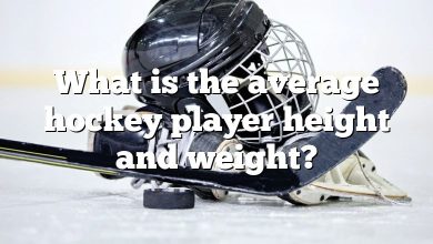 What is the average hockey player height and weight?