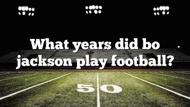 What years did bo jackson play football?