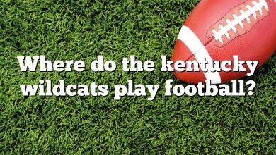 Where do the kentucky wildcats play football?